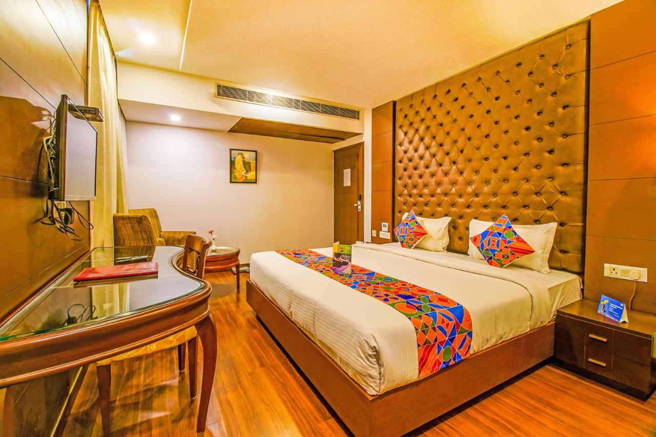 Hotel Fabhotel Bollywood Paradise Mahipalpur - Fully Vaccinated Staff New Delhi