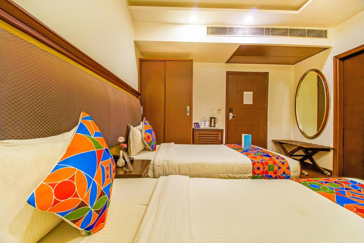 Fabhotel Bollywood Paradise Mahipalpur - Fully Vaccinated Staff 4* New Delhi